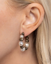 Load image into Gallery viewer, Playful Pearls - Brass Paparazzi Accessories