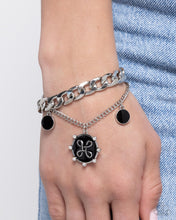 Load image into Gallery viewer, Preppy Present - black