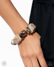 Load image into Gallery viewer, Glaze of Glory - Peach Paparazzi Accessories
