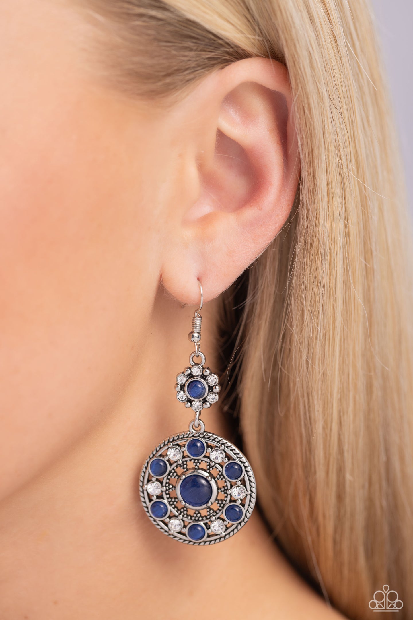 Party at My PALACE - Blue Paparazzi Accessories