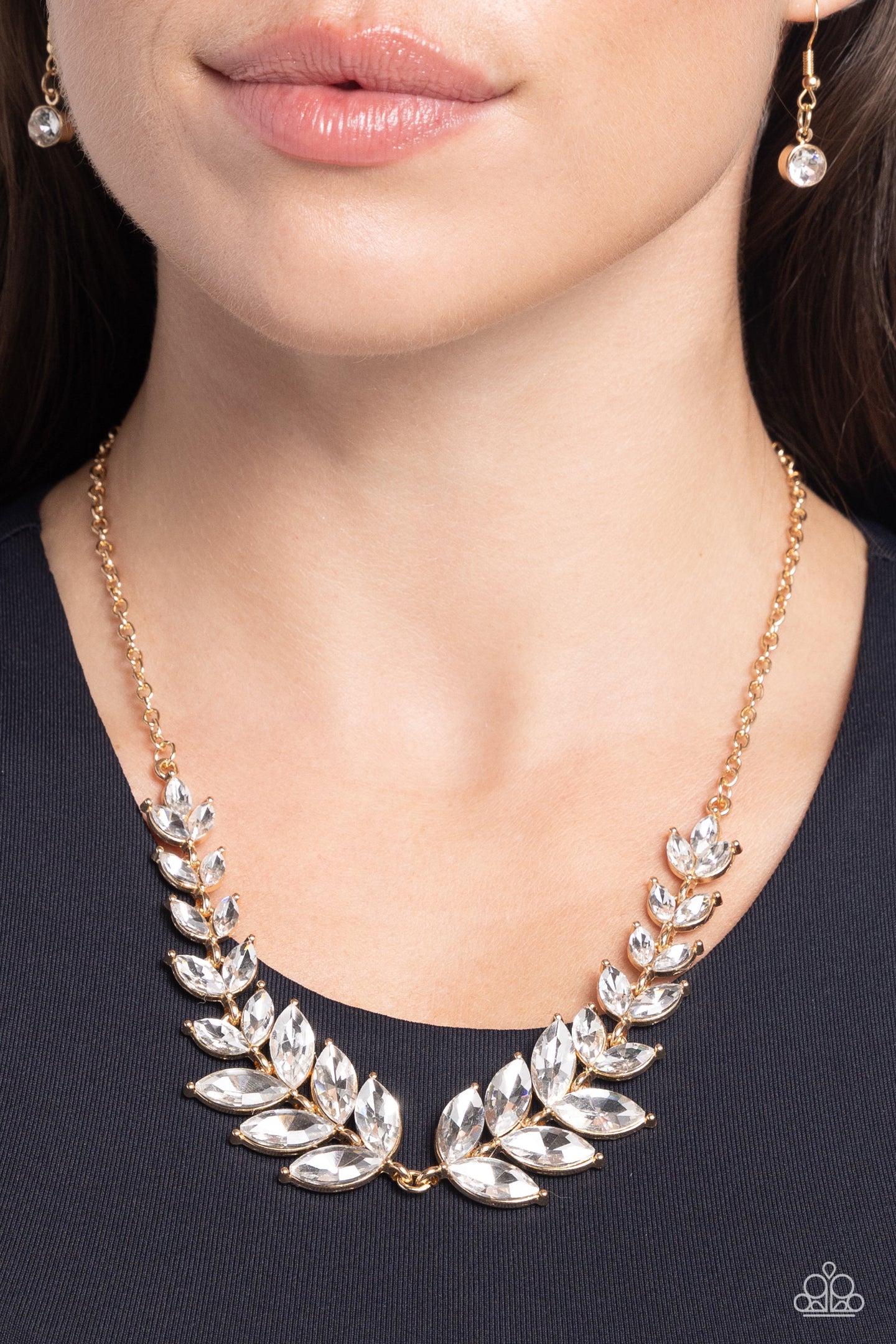 Luxury Laurels - Gold Paparazzi Accessories