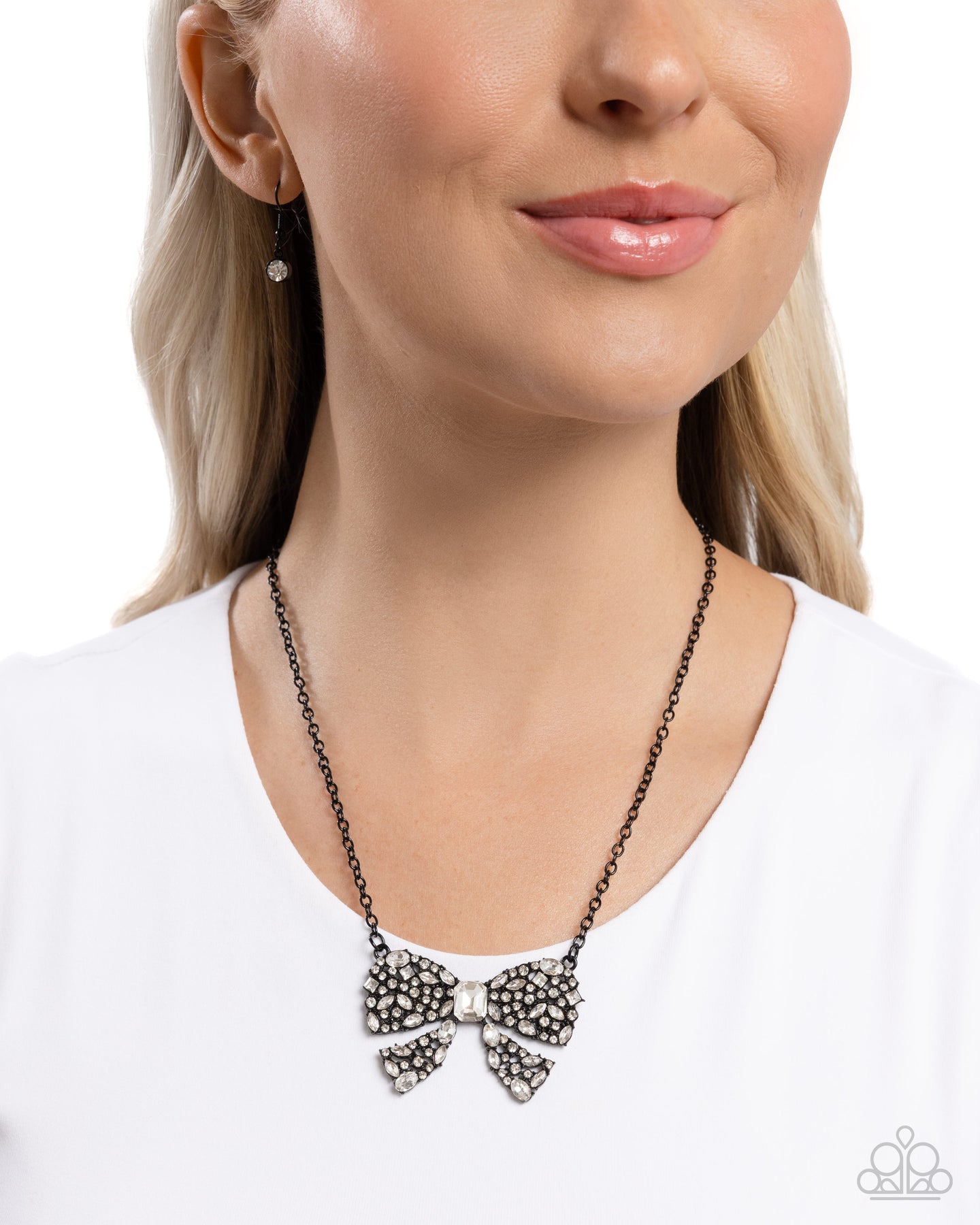 Bewitching Bow - Black Paparazzi Accessories