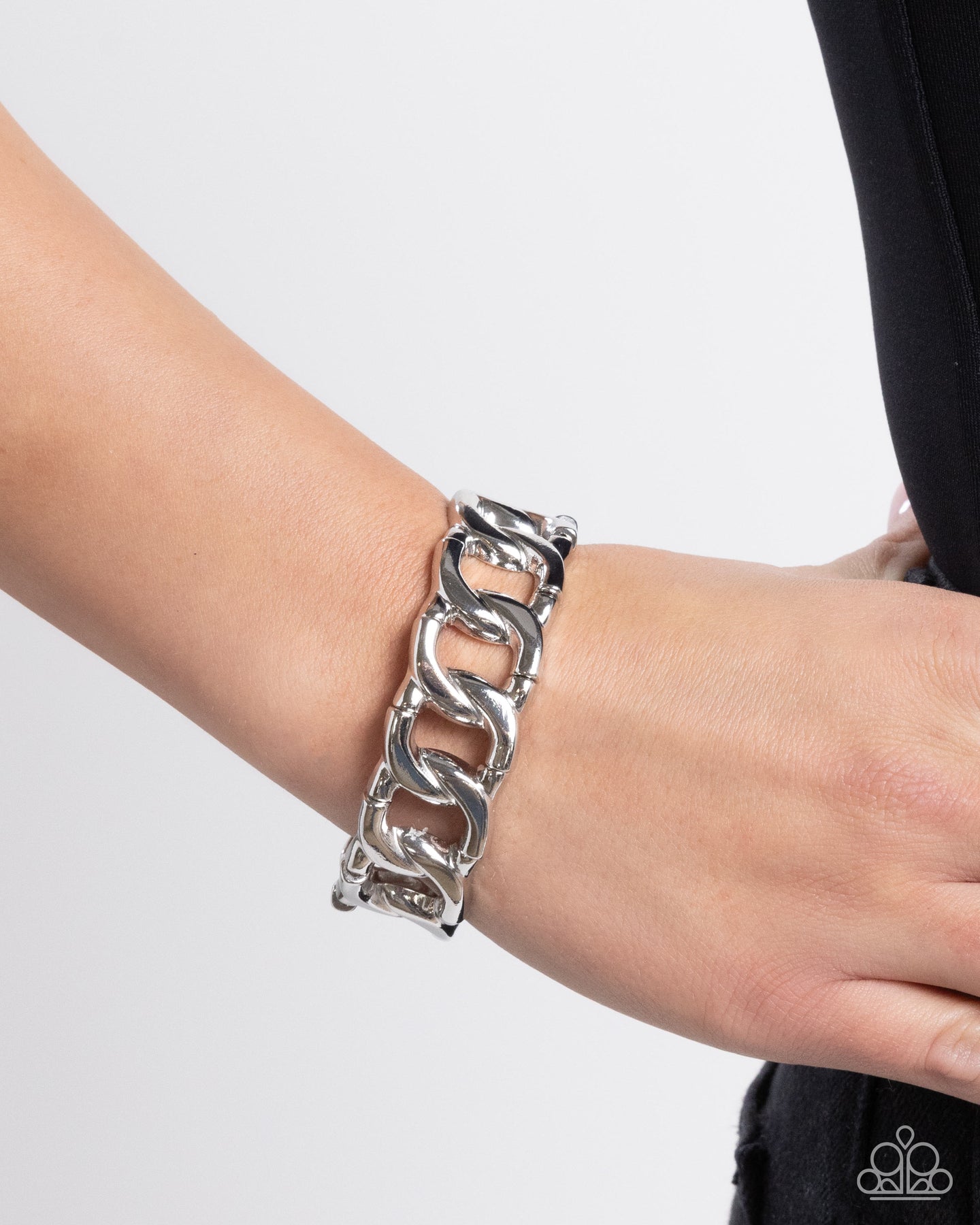 Forged in Fame - Silver Paparazzi Accessories