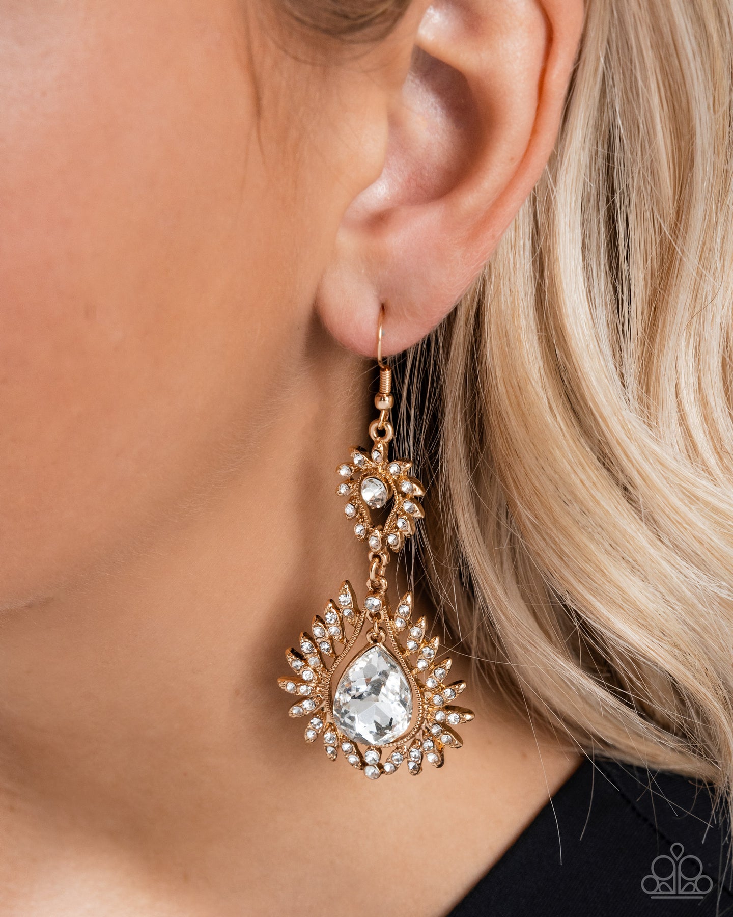 Teardrop Traveler - Gold Paparazzi Accessories