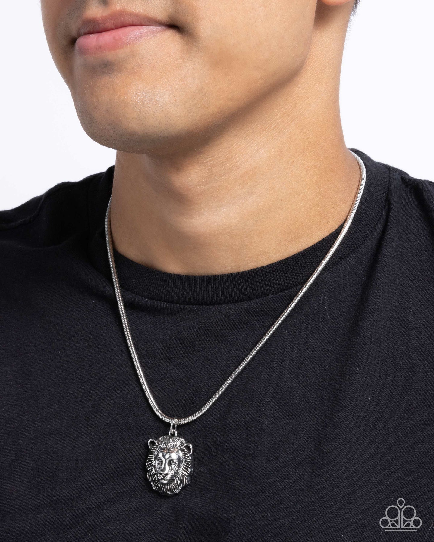 Leo Leader - Silver Paparazzi Accessories