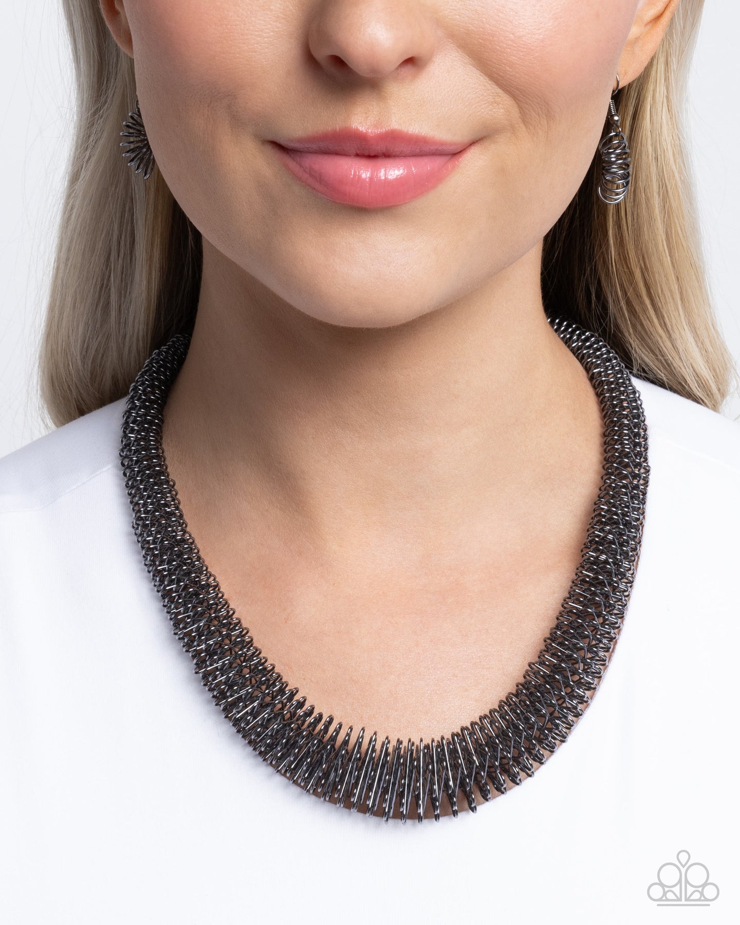 Trenchant Tribute - Black Paparazzi Accessories