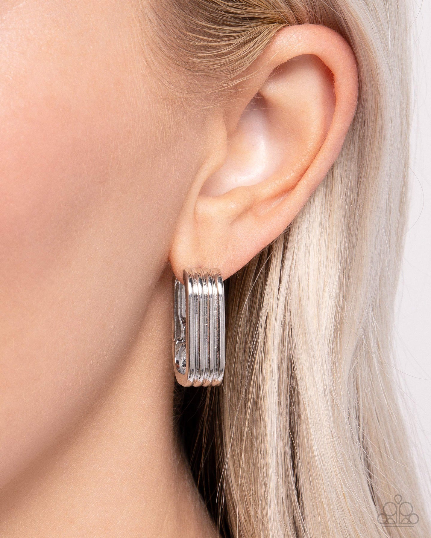 Vendetta Vanity - Silver Paparazzi Accessories