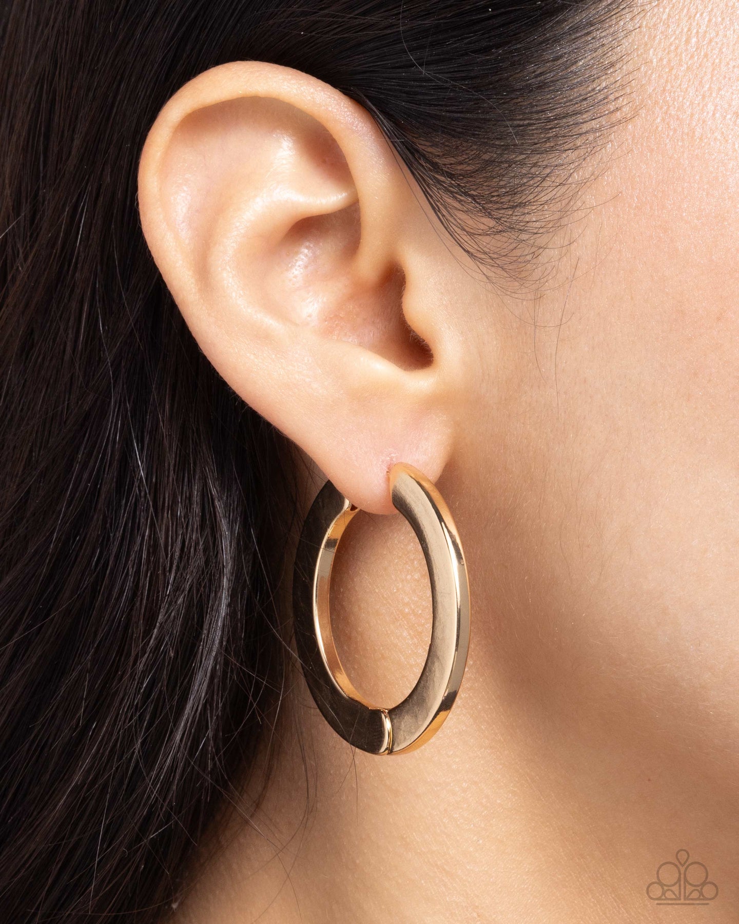 Circling Chariot - Gold Paparazzi Accessories