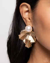 Load image into Gallery viewer, Mermaid Memorate - Gold Paparazzi Accessories
