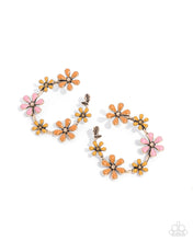 Load image into Gallery viewer, Wreathed Welcome - Gold Paparazzi Accessories
