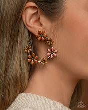 Load image into Gallery viewer, Wreathed Welcome - Gold Paparazzi Accessories

