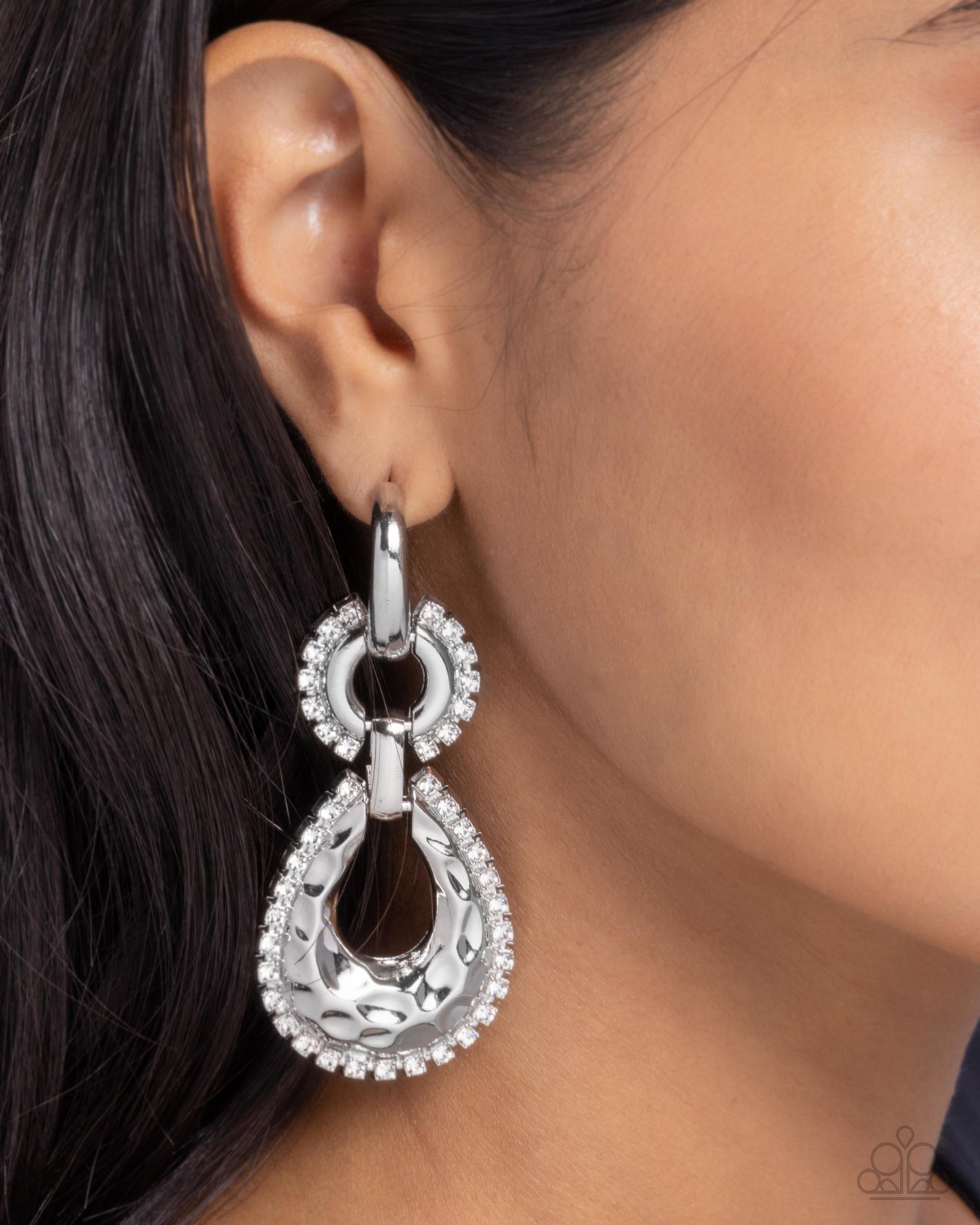Hammered Highway - White Paparazzi Accessories