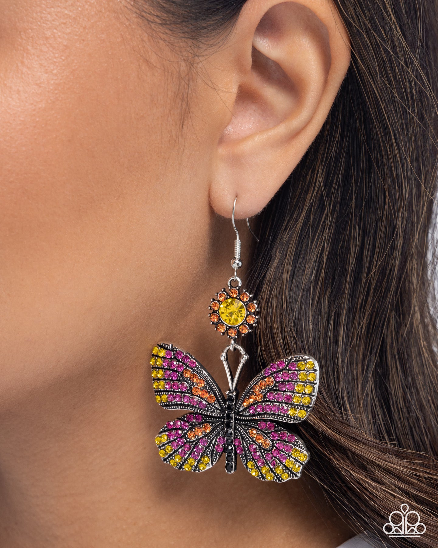 Fluttering Feature - Pink Paparazzi Accessories
