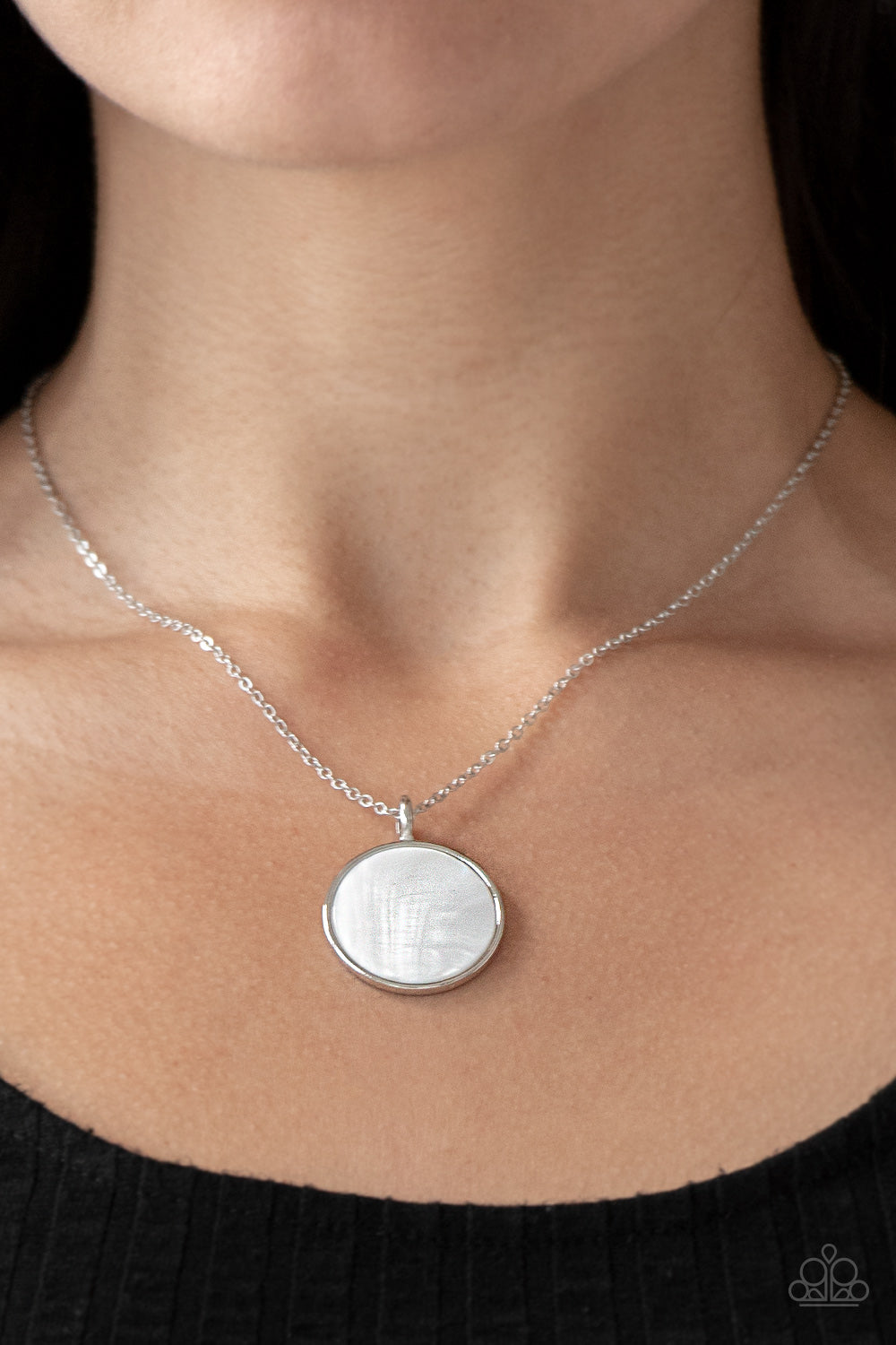 Shimmering Seashores - White - VJ Bedazzled Jewelry