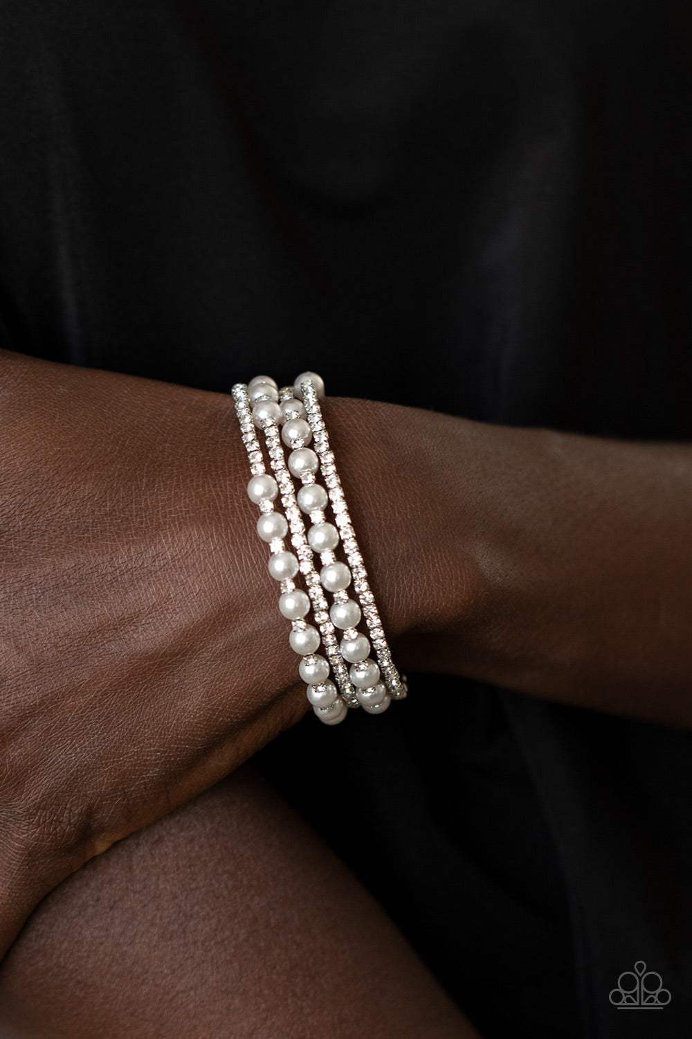Starry struts - white - VJ Bedazzled Jewelry