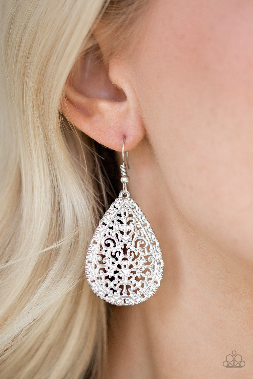 Indie Idol - White - VJ Bedazzled Jewelry
