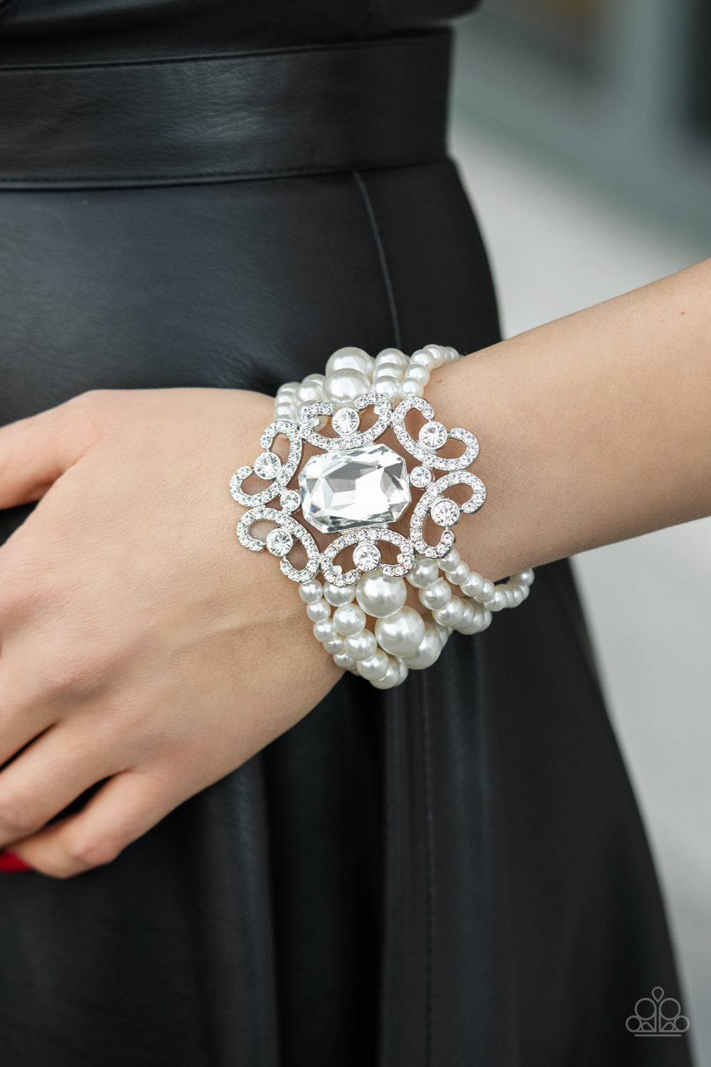 Rule the room- white - VJ Bedazzled Jewelry