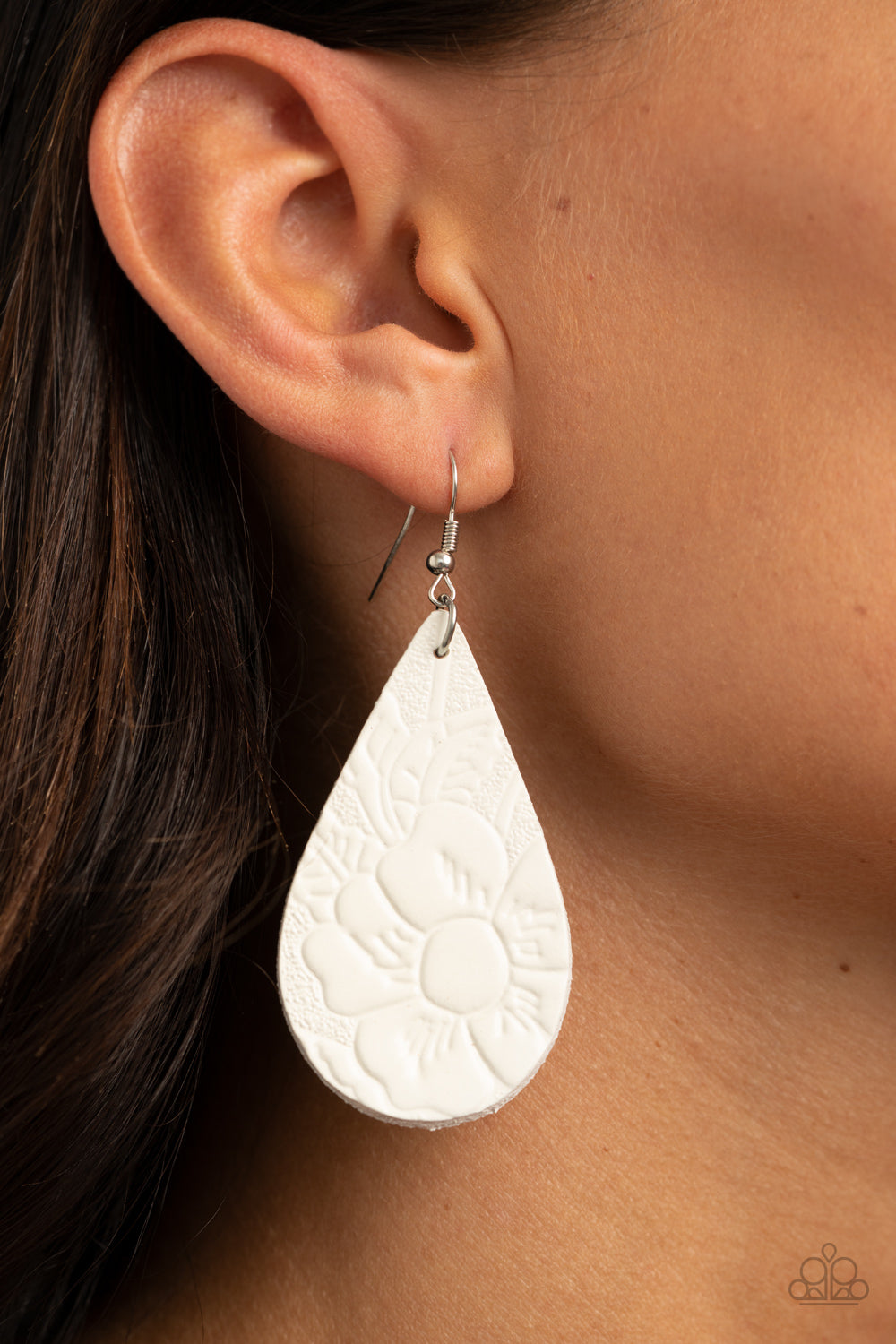 Beach Garden - White - VJ Bedazzled Jewelry