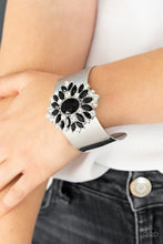 Load image into Gallery viewer, The Fashionmonger - Black - VJ Bedazzled Jewelry
