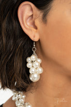 Load image into Gallery viewer, Regal - VJ Bedazzled Jewelry
