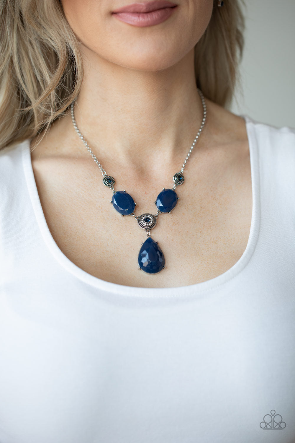 Heirloom Hideaway - Blue - VJ Bedazzled Jewelry