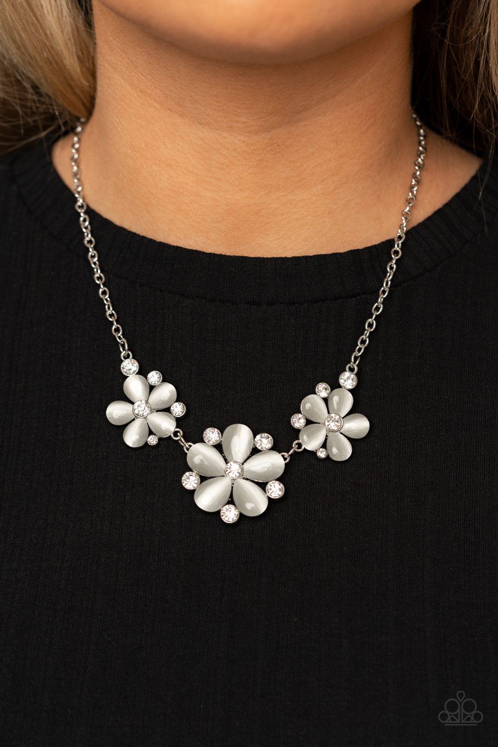 Effortlessly Efflorescent - White - VJ Bedazzled Jewelry