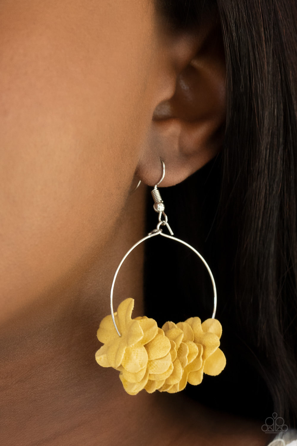 Flirty Florets - Yellow - VJ Bedazzled Jewelry