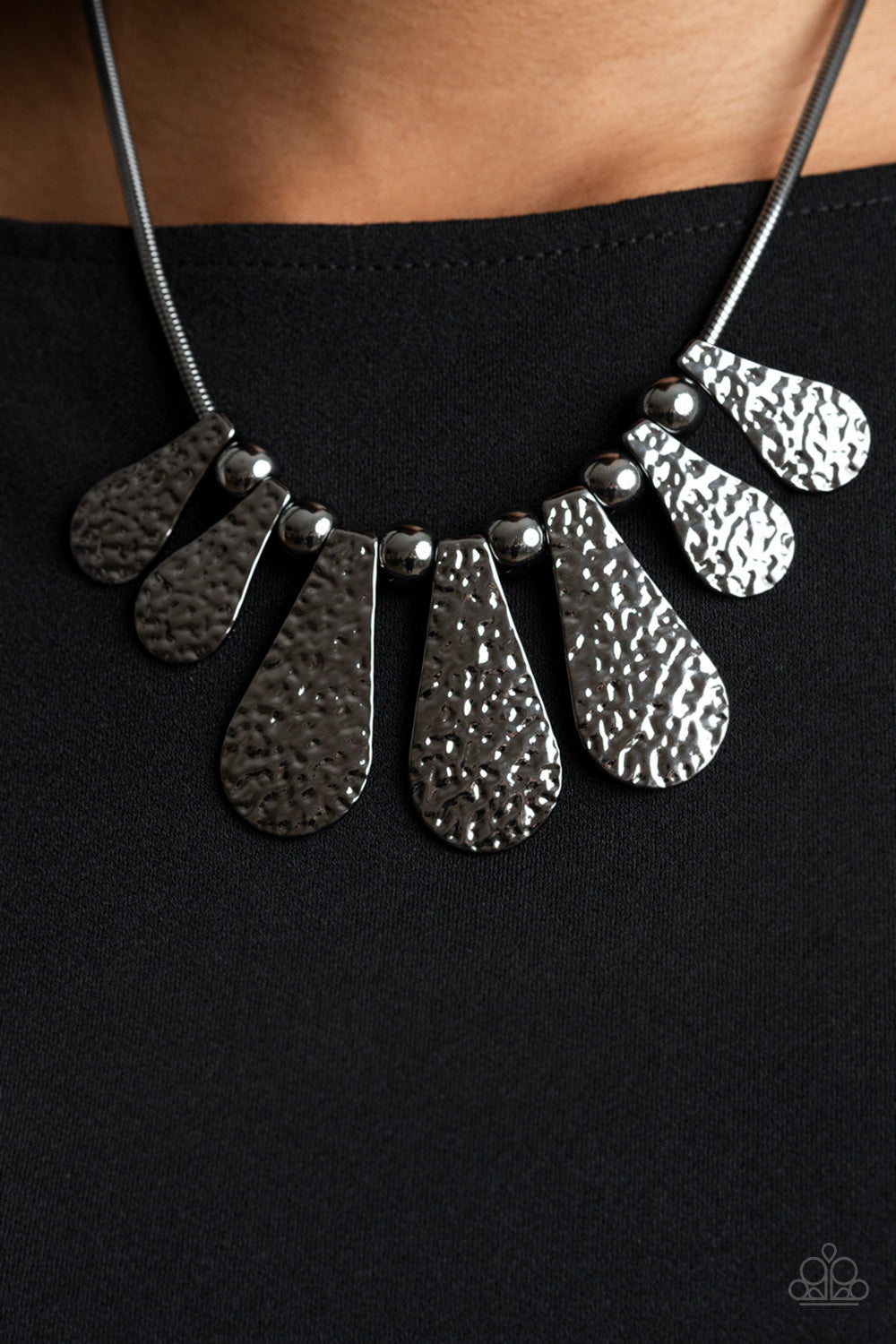 Gallery Goddess - Black - VJ Bedazzled Jewelry
