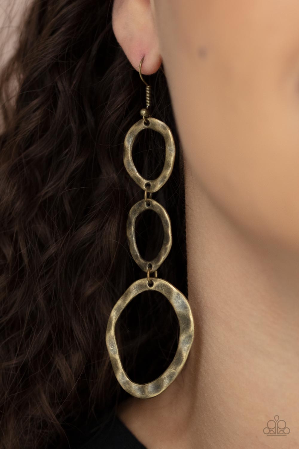So OVAL It! - Brass - VJ Bedazzled Jewelry