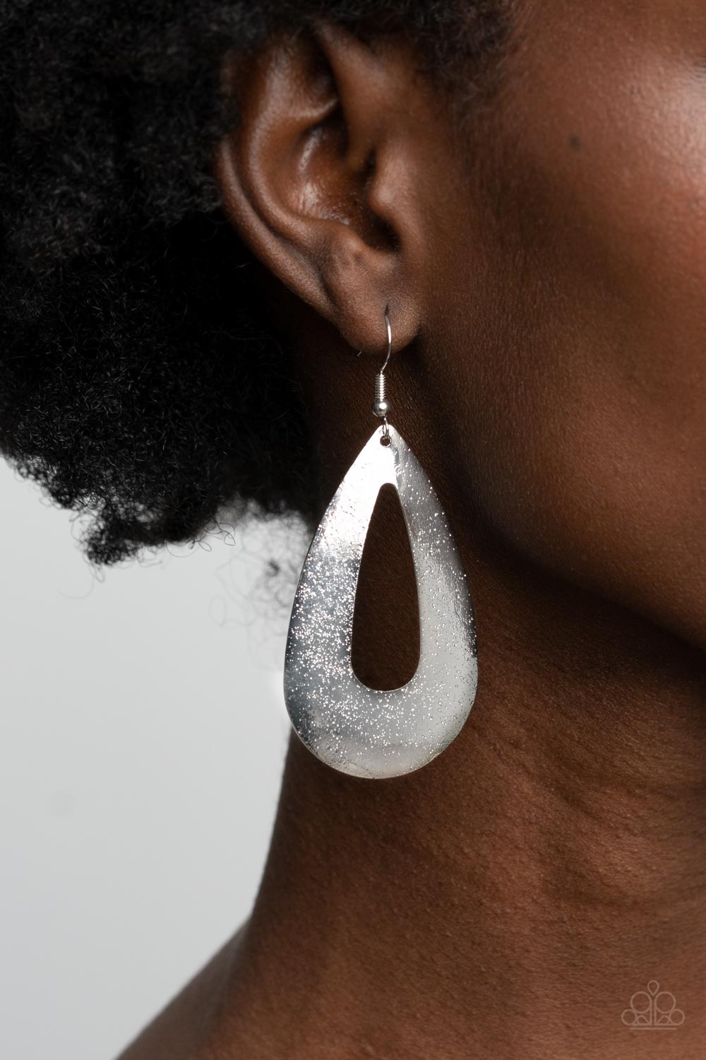 Hand It OVAL! - Silver - VJ Bedazzled Jewelry