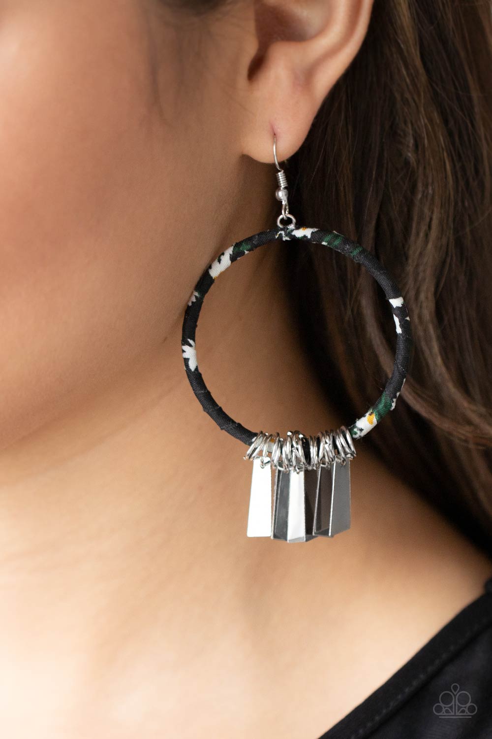 Garden Chimes - Black - VJ Bedazzled Jewelry