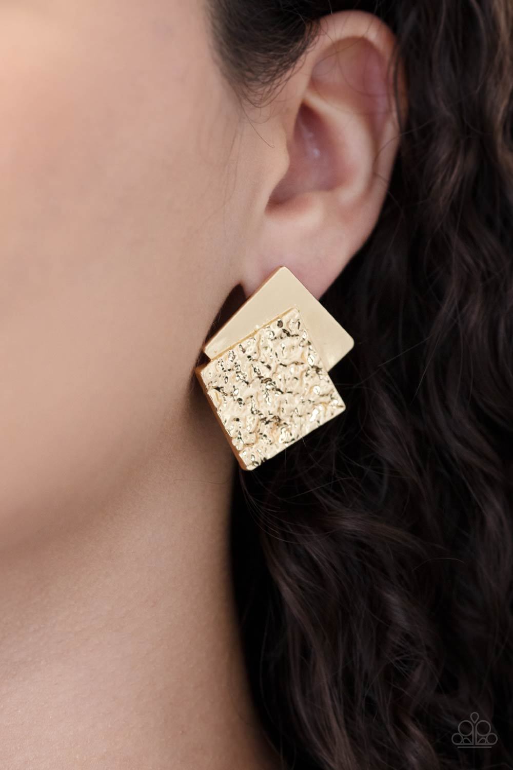 Square With Style - Gold - VJ Bedazzled Jewelry