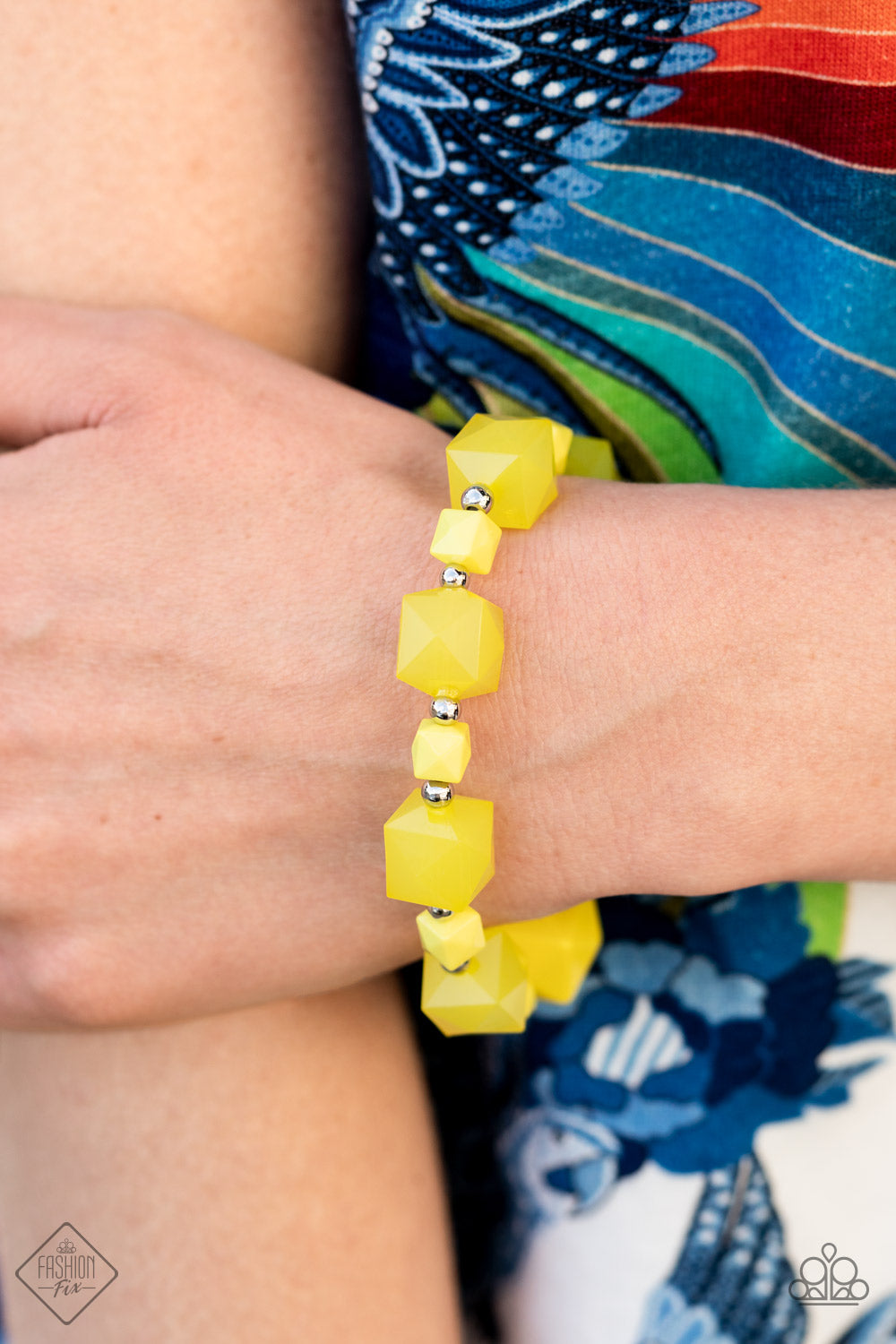 Trendsetting Tourist - Yellow - VJ Bedazzled Jewelry