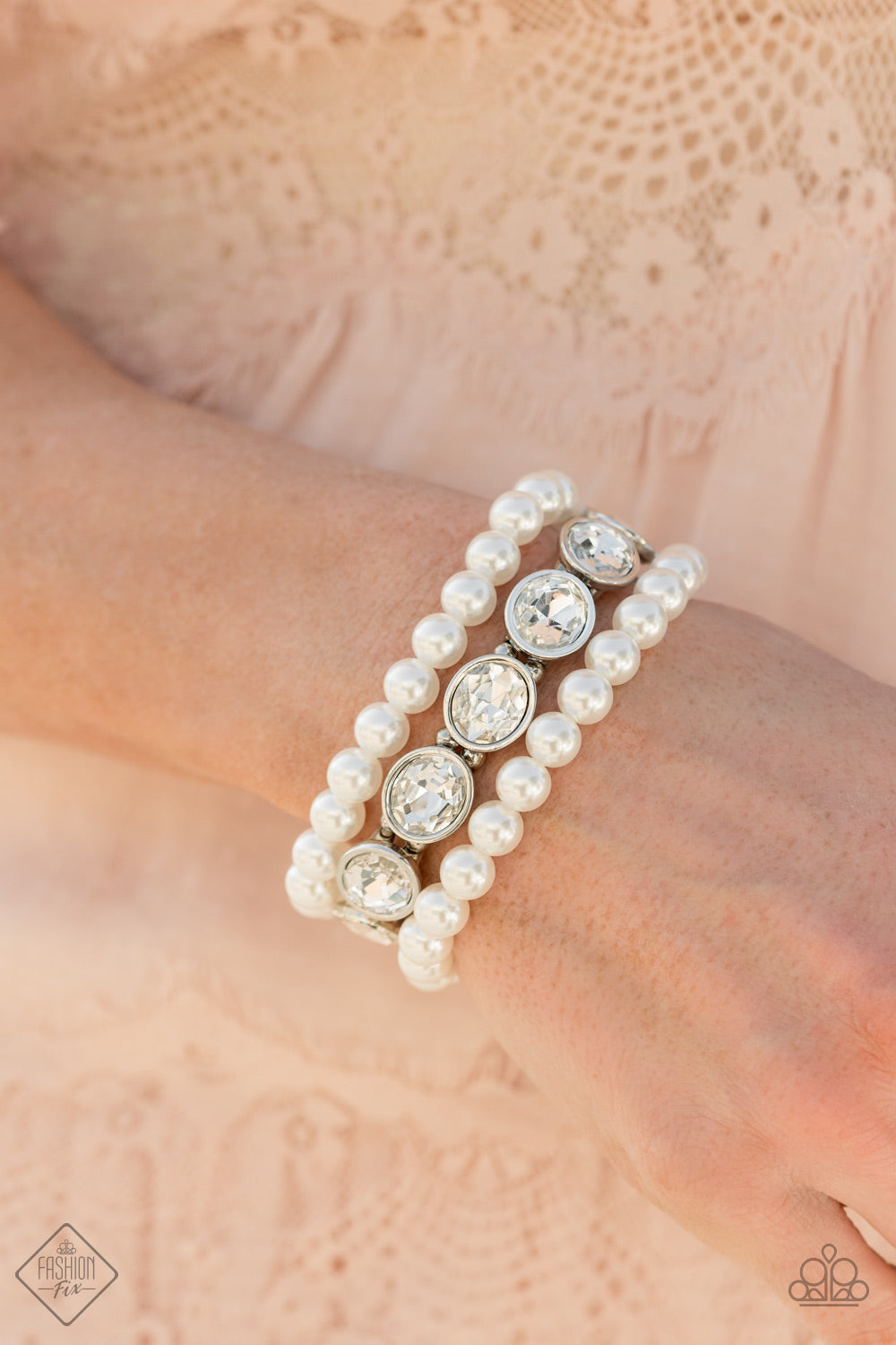 Flawlessly Flattering - white - VJ Bedazzled Jewelry