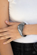 Load image into Gallery viewer, Retro Reflections - Black - VJ Bedazzled Jewelry
