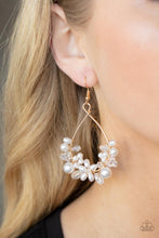 Load image into Gallery viewer, Marina Banquet - Gold - VJ Bedazzled Jewelry
