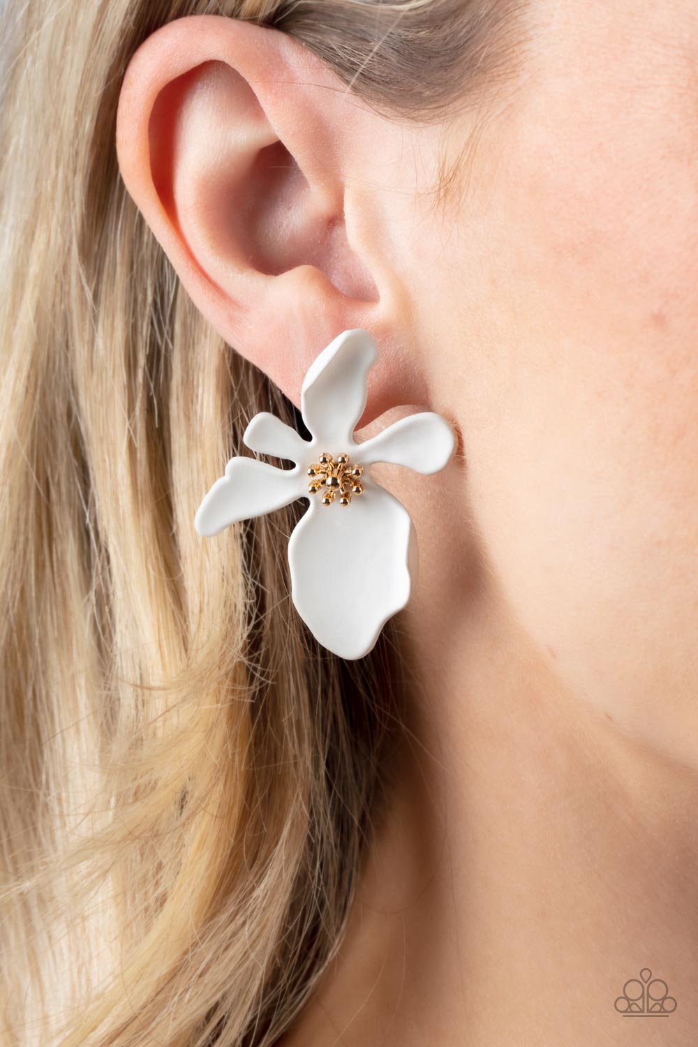 Hawaiian Heiress - White - VJ Bedazzled Jewelry