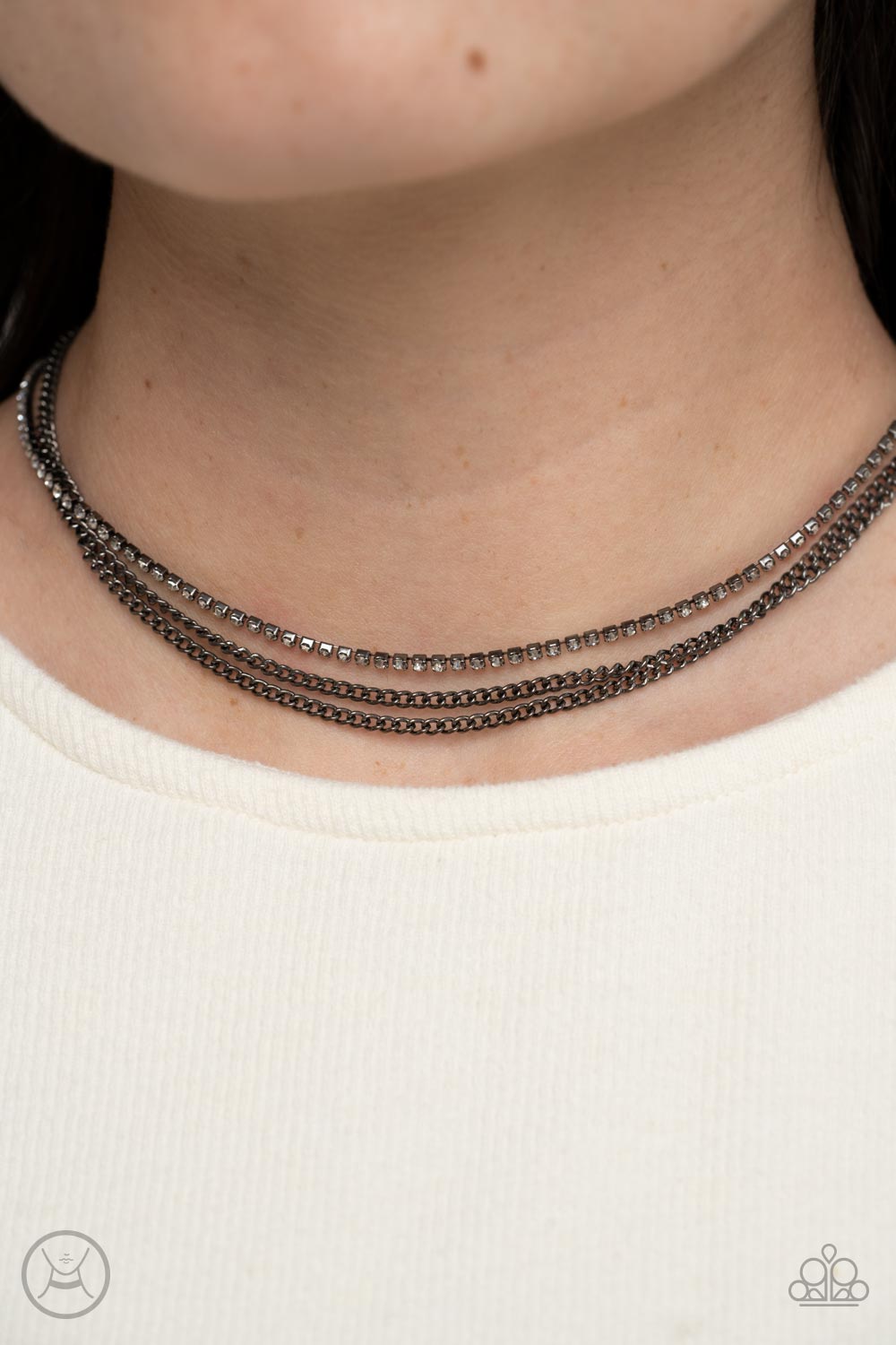 Glitzy Gusto - Black Paparazzi Accessories - VJ Bedazzled Jewelry