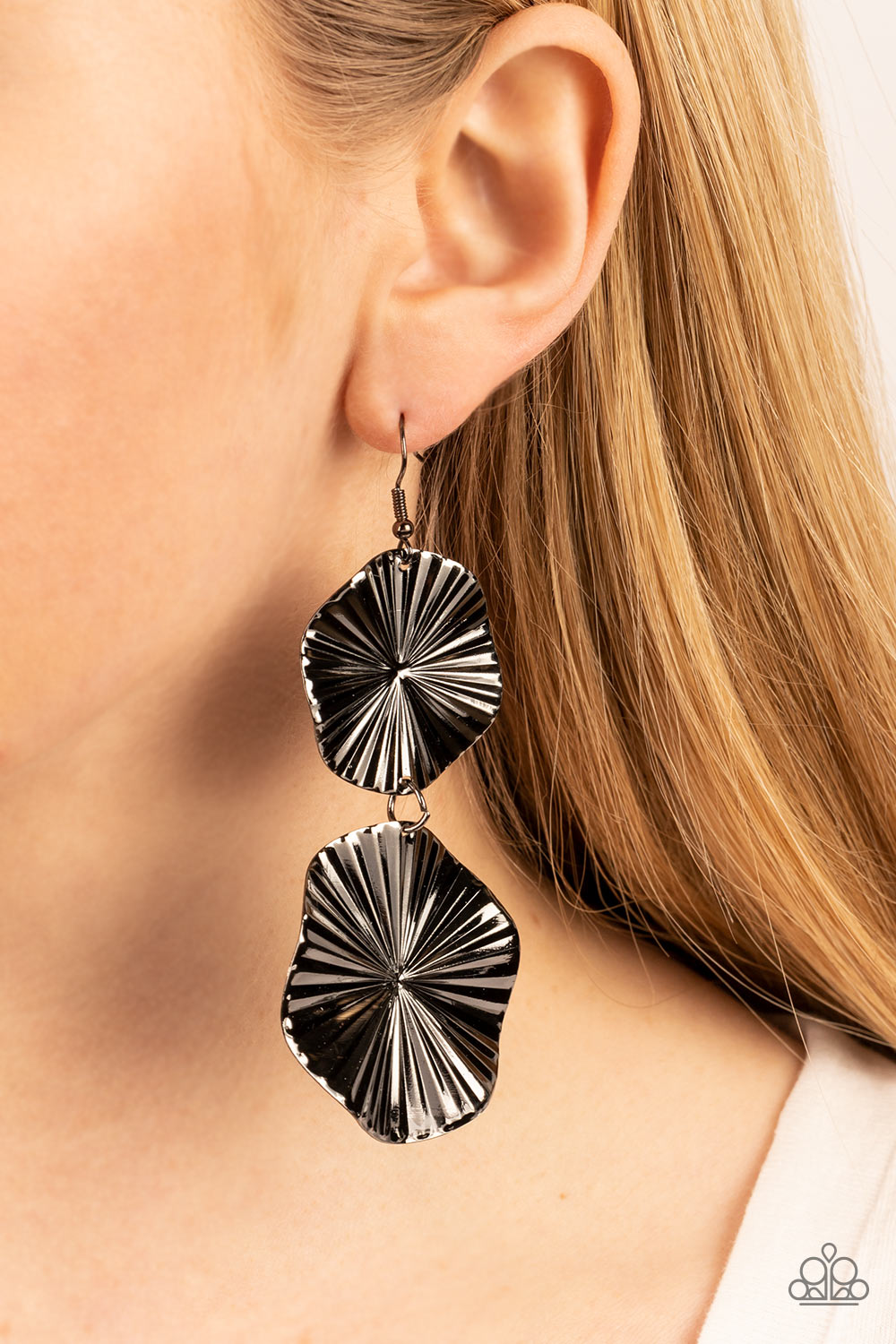 In Your Wildest FAN-tasy - Black- Paparazzi Accessories - VJ Bedazzled Jewelry