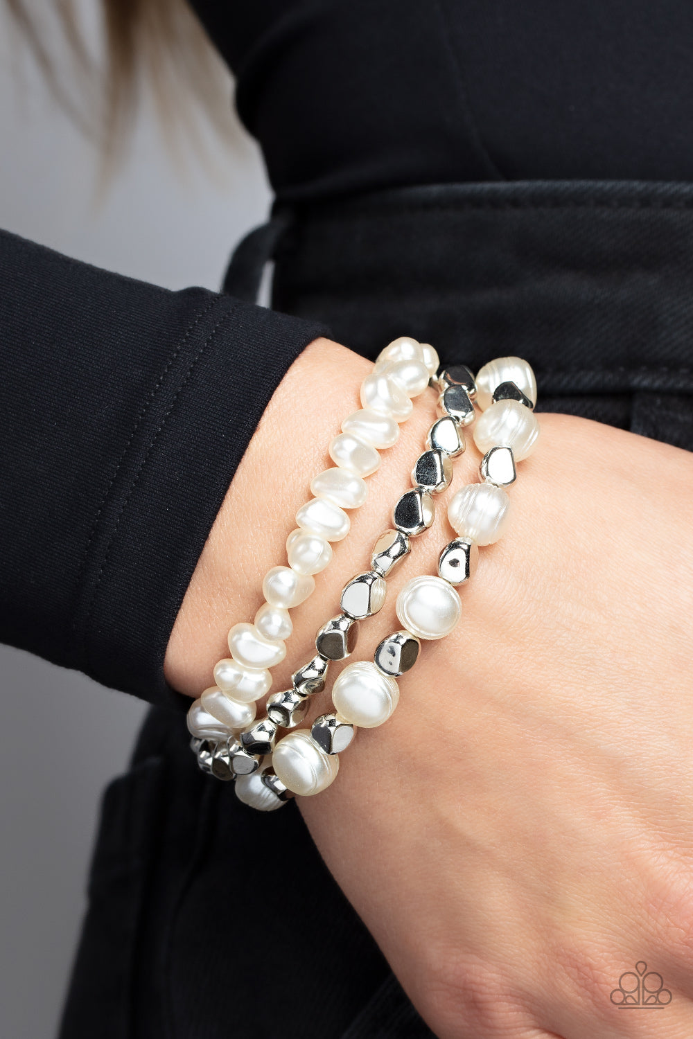 Shoreside Soiree - White - VJ Bedazzled Jewelry