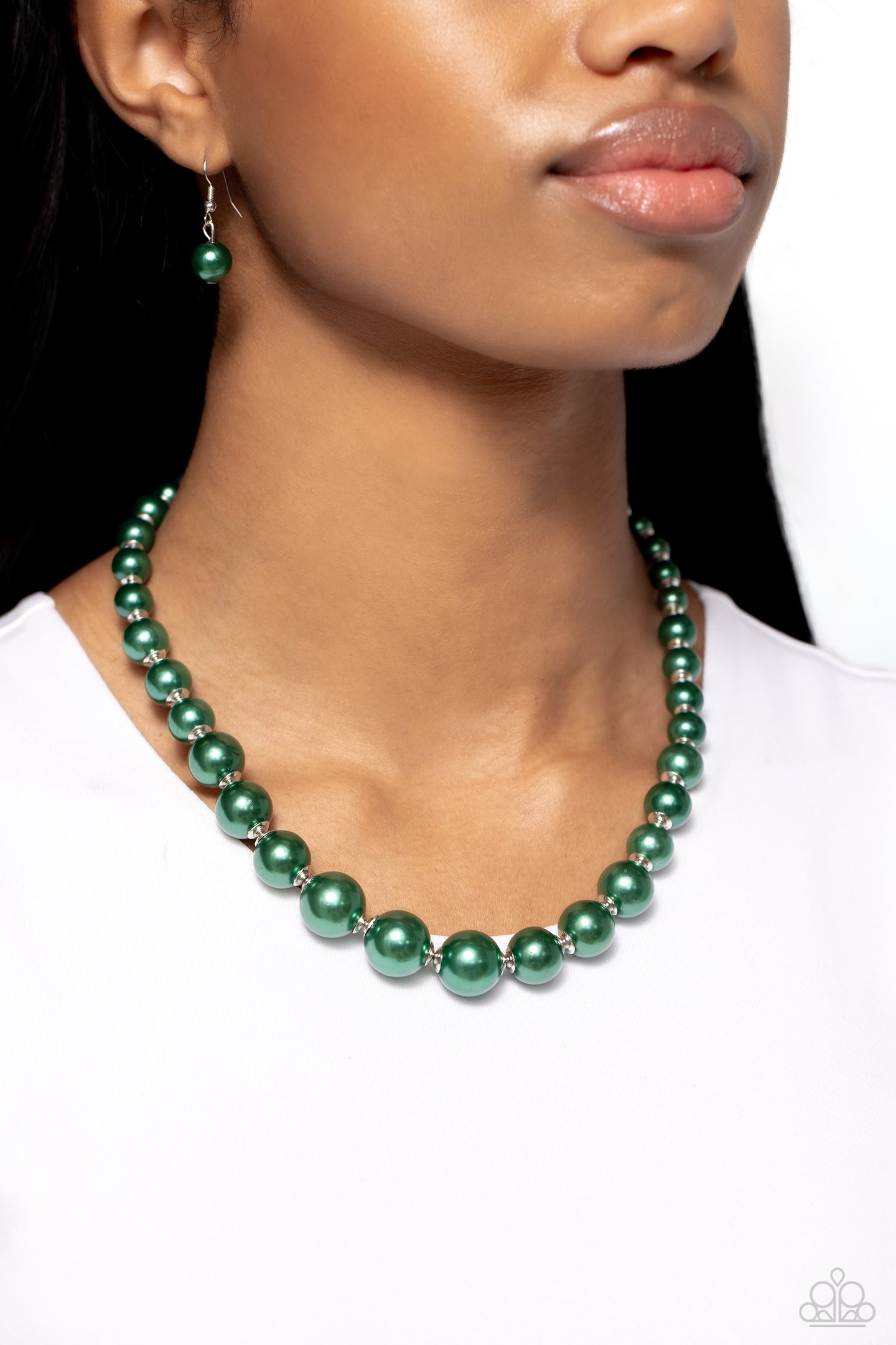 Manhattan Mogul - Green Paparazzi Accessories