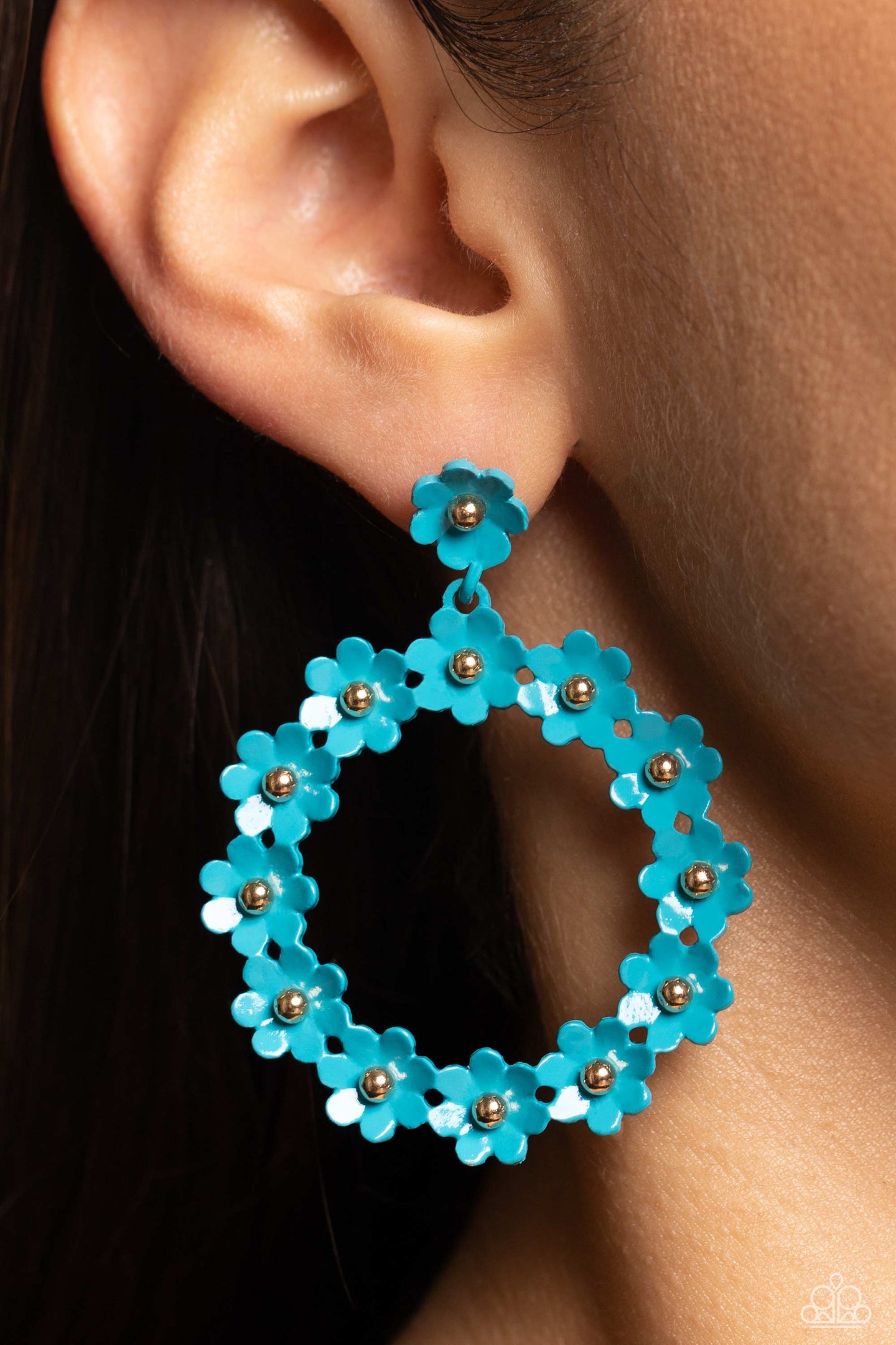 Daisy Meadows - Blue - Paparazzi Accessories - VJ Bedazzled Jewelry