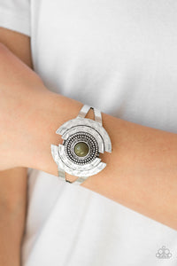 Incredibly indi green - VJ Bedazzled Jewelry