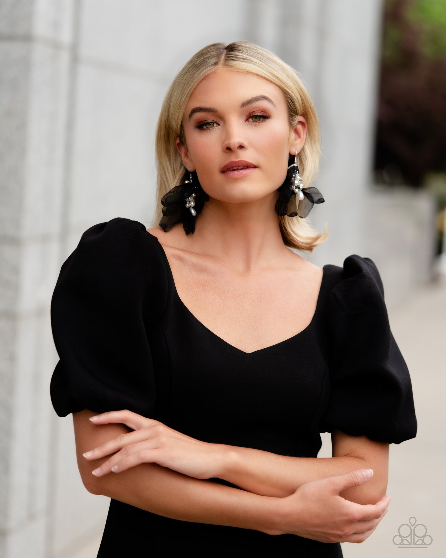 Cosmopolitan Charisma - Black Paparazzi Accessories - VJ Bedazzled Jewelry