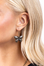 Load image into Gallery viewer, DRAWN to the Wind - Brass Paparazzi Accessories - VJ Bedazzled Jewelry

