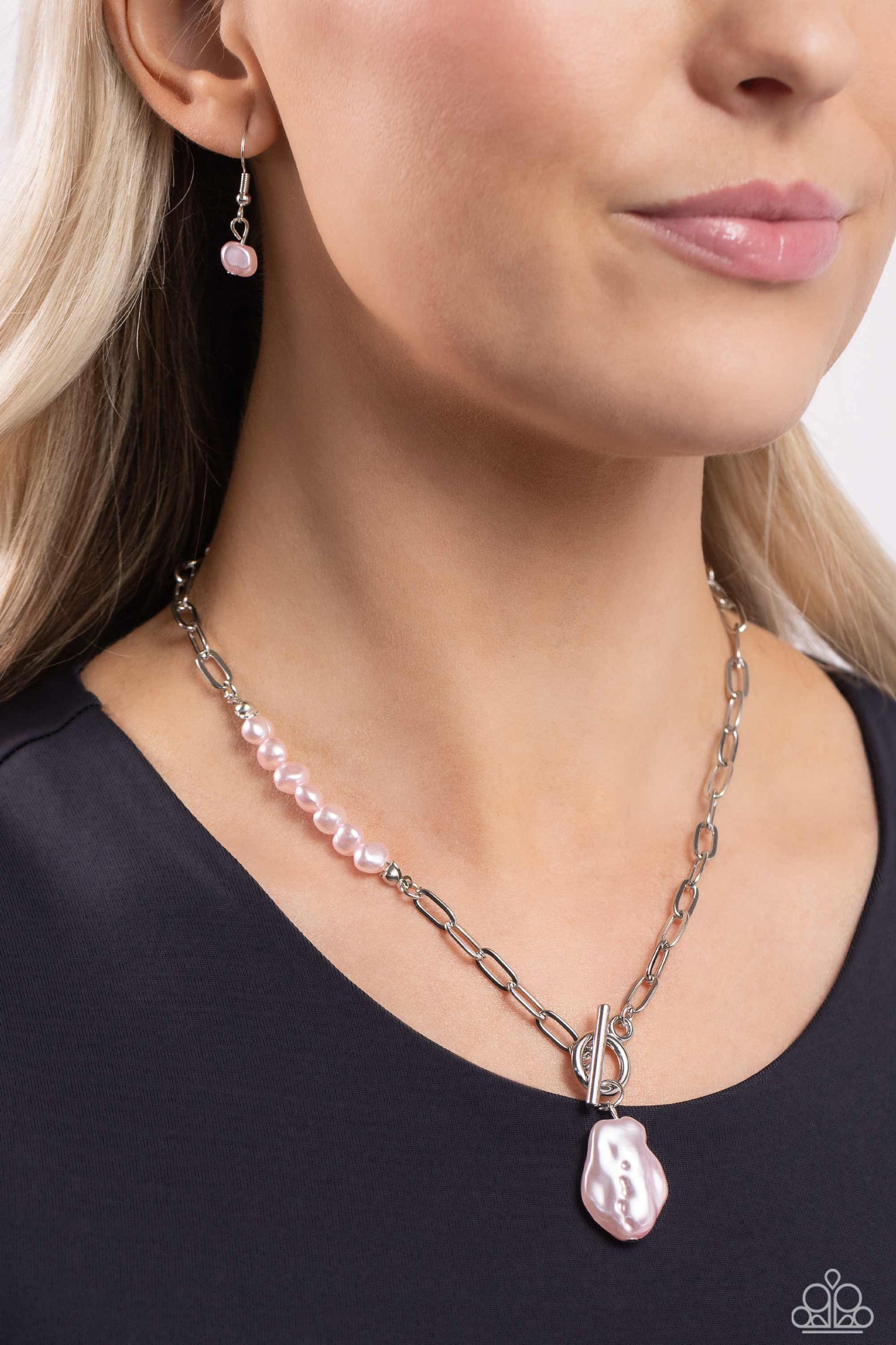 Courting Cosmopolitan - Pink Paparazzi accessories