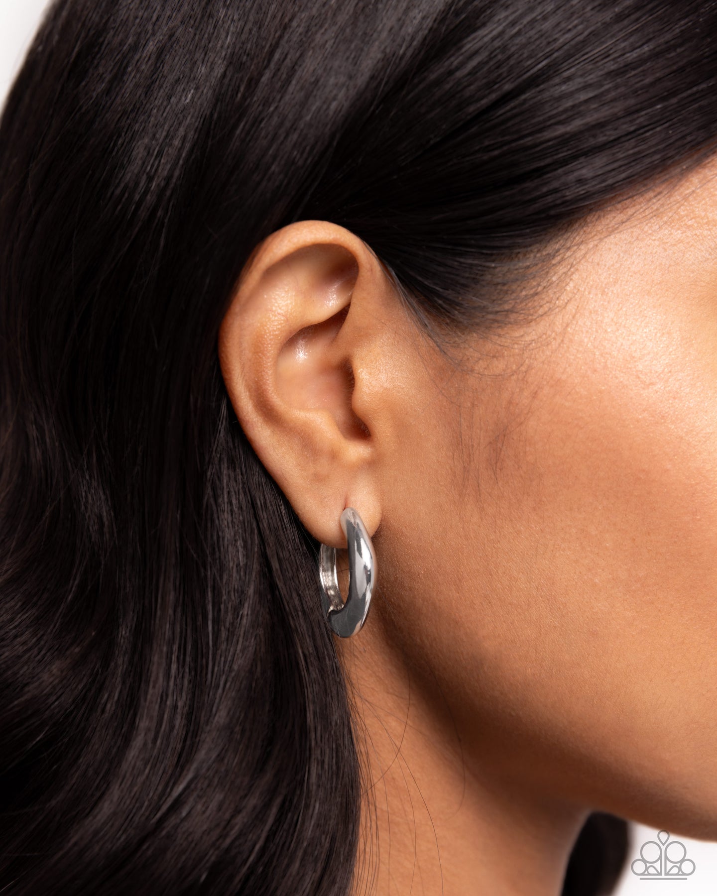 Monochromatic Makeover - Silver Paparazzi Accessories