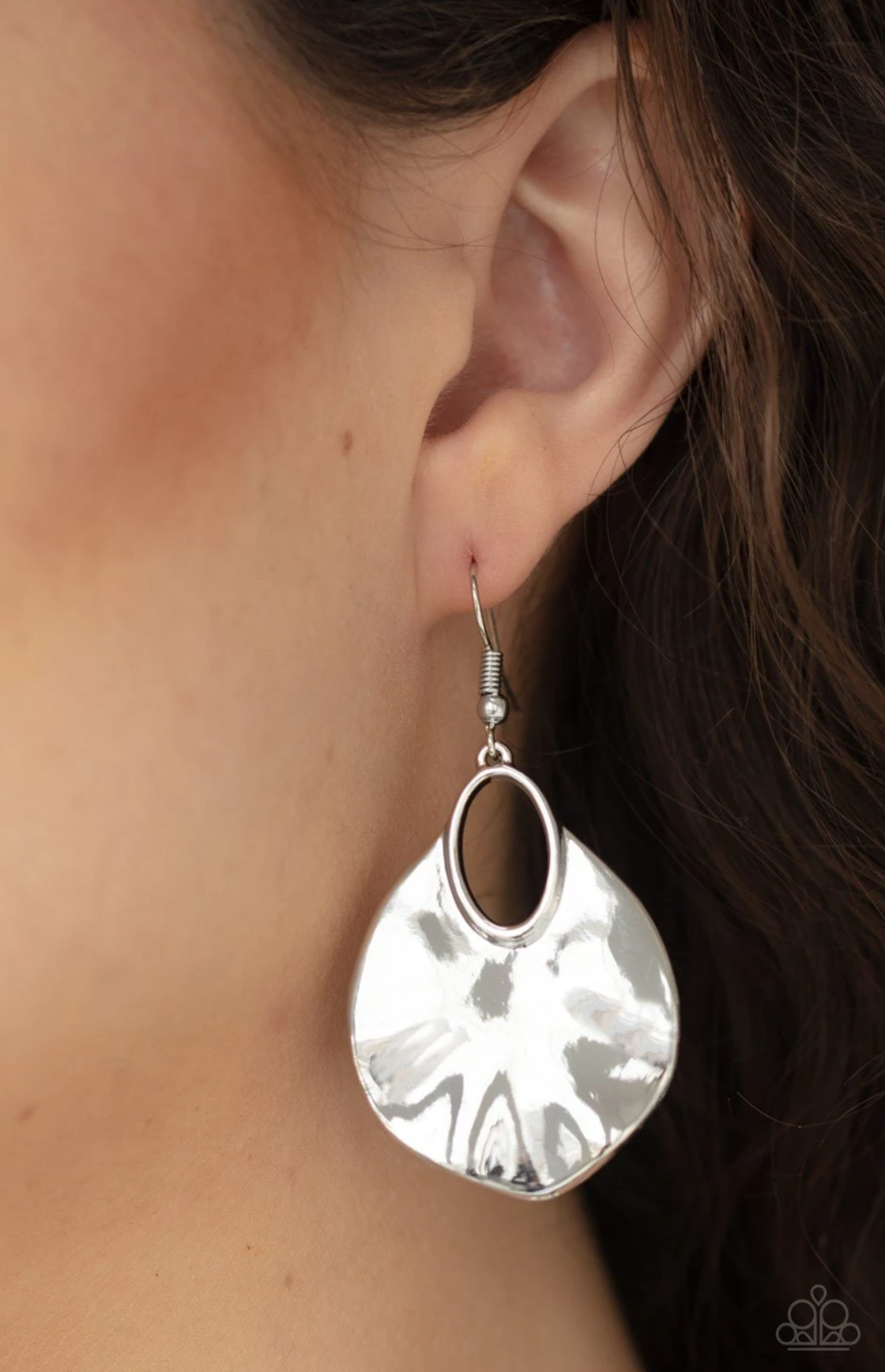 Ruffled Refinery - Silver - VJ Bedazzled Jewelry