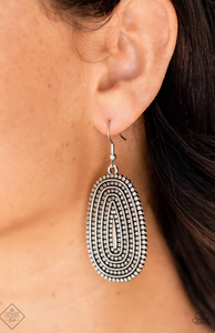 Simply Santa Fe - Complete Trend Blend Fashion Fix August 2021 - VJ Bedazzled Jewelry
