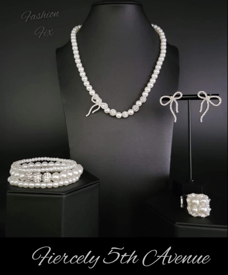 Fiercely 5th avenue December 2022 Paparazzi Accessories - VJ Bedazzled Jewelry